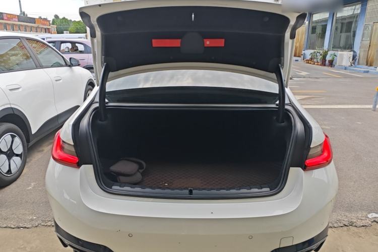 Used BMW i3 2024 eDrive 35 L Trunk