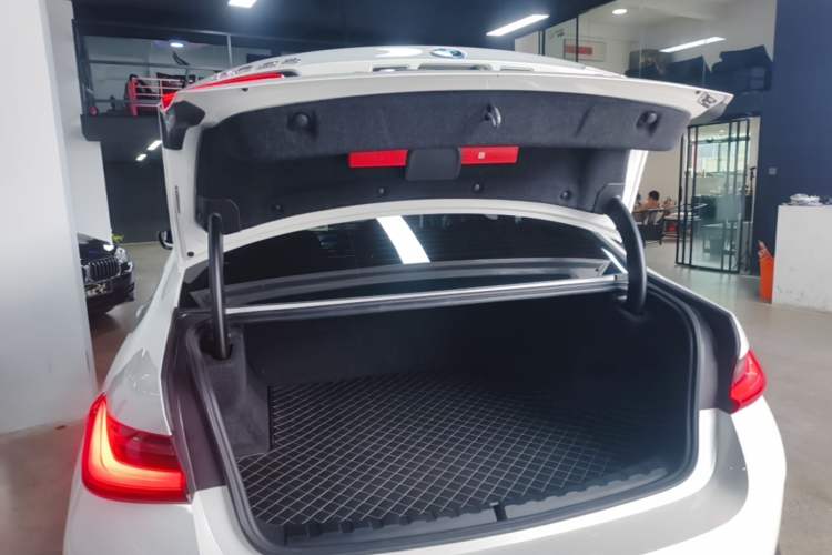 Used BMW i3 2024 eDrive 35 L Trunk