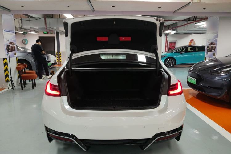 Used BMW i3 2024 eDrive 35 L Trunk