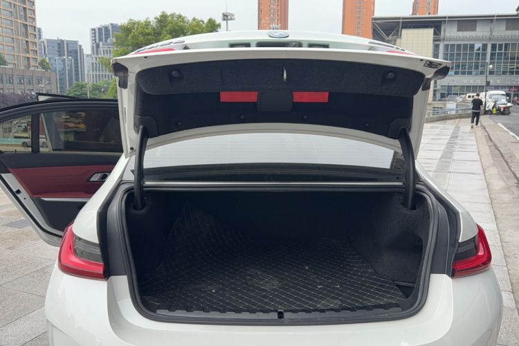 Used BMW i3 2024 eDrive 35 L Trunk