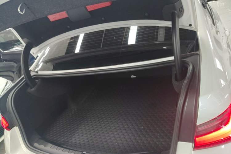 Used BMW i3 2024 eDrive 35 L Trunk