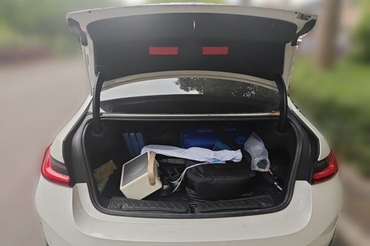 Used BMW i3 2024 eDrive 40 L Midnight Edition Trunk