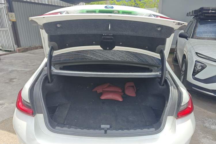 Used BMW i3 2024 eDrive 35 L Trunk