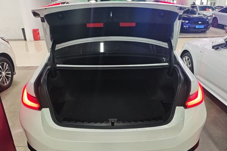 Used BMW i3 2024 eDrive 35 L Trunk