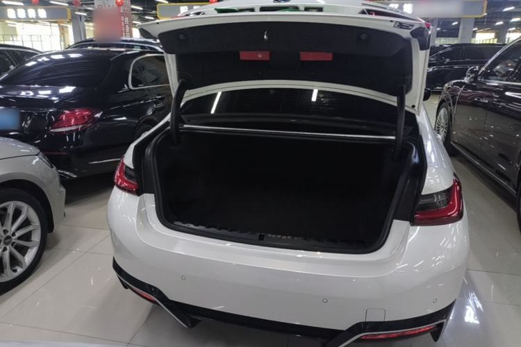 Used BMW i3 2024 eDrive 35 L Trunk