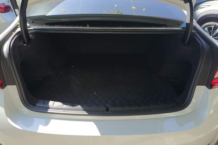 Used BMW i3 2024 eDrive 35 L Trunk
