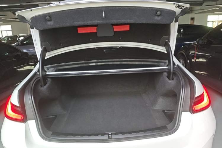 Used BMW i3 2024 eDrive 35 L Trunk