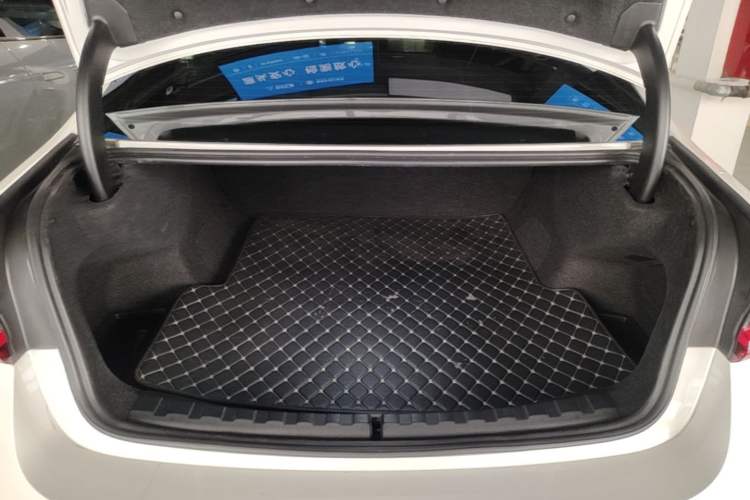 Used BMW i3 2024 eDrive 35 L Trunk