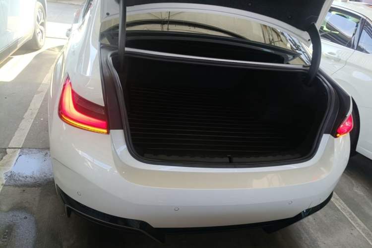 Used BMW i3 2024 eDrive 35 L Trunk