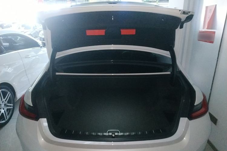 Used BMW i3 2024 eDrive 35 L Trunk