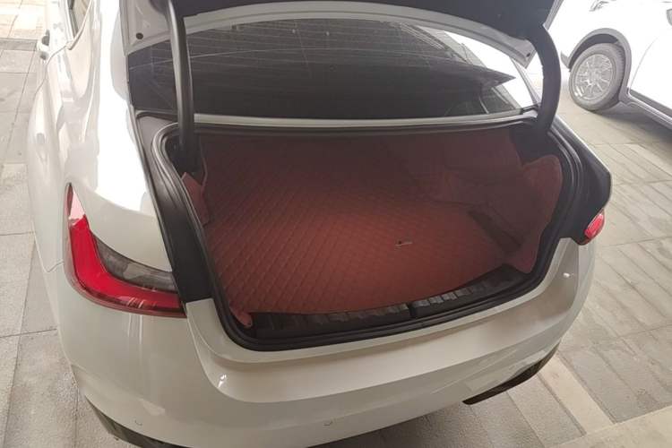 Used BMW i3 2024 eDrive 35 L Trunk