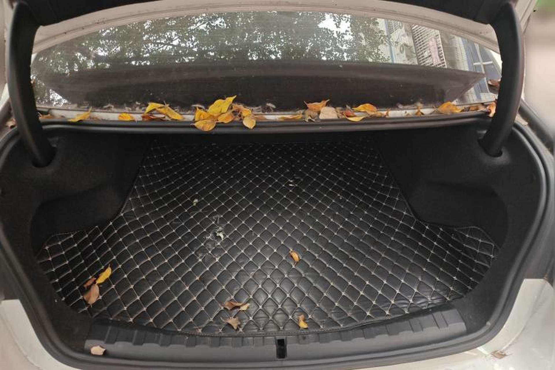 Used BMW i3 2024 eDrive 35 L Trunk