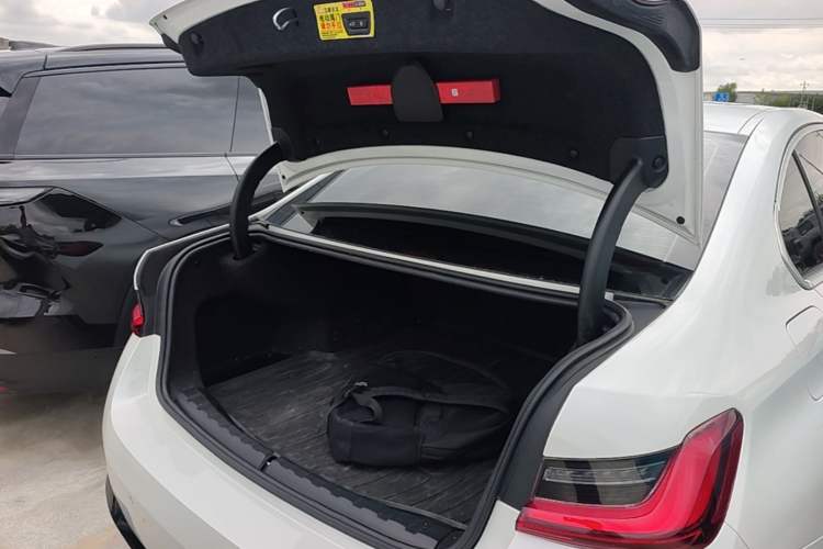 Used BMW i3 2024 eDrive 35 L Trunk