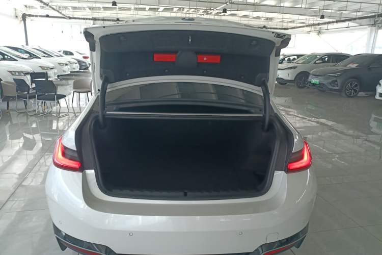 Used BMW i3 2024 eDrive 35 L Trunk