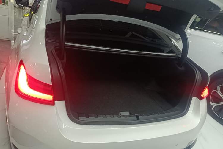 Used BMW i3 2024 eDrive 35 L Trunk