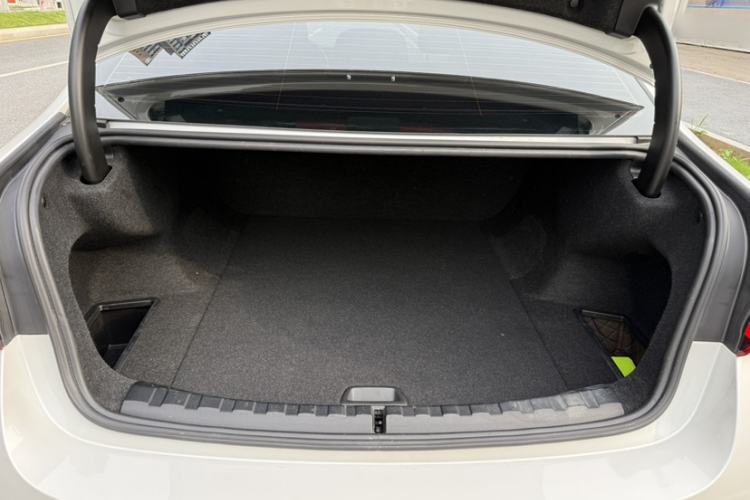 Used BMW i3 2024 eDrive 35 L Trunk