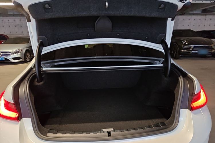 Used BMW i3 2024 eDrive 40 L Midnight Edition Trunk