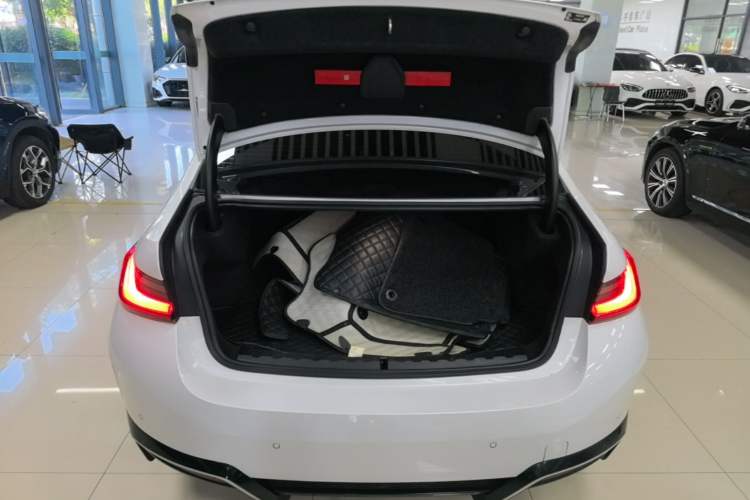 Used BMW i3 2024 eDrive 35 L Trunk