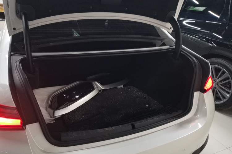 Used BMW i3 2024 eDrive 35 L Trunk