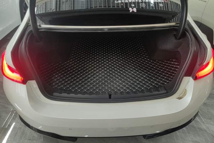 Used BMW i3 2024 eDrive 35 L Trunk