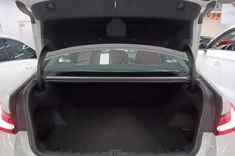 Used BMW i3 2024 eDrive 35 L Trunk