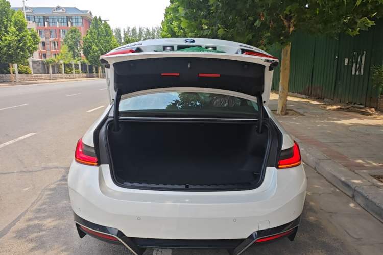 Used BMW i3 2024 eDrive 35 L Trunk