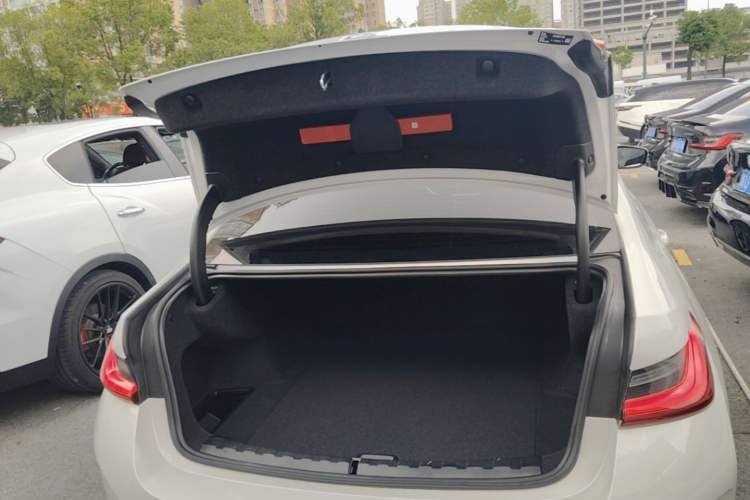 Used BMW i3 2024 eDrive 35 L Trunk