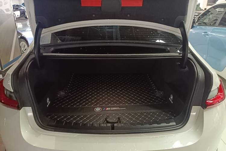 Used BMW i3 2024 eDrive 40 L Midnight Edition Trunk