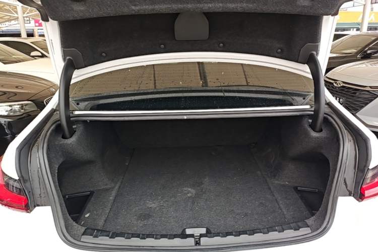 Used BMW i3 2024 eDrive 35 L Trunk