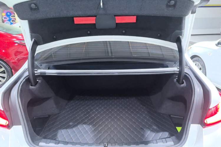 Used BMW i3 2024 eDrive 35 L Trunk