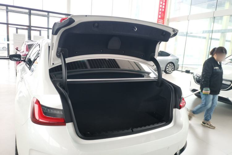 Used BMW i3 2024 eDrive 35 L Trunk