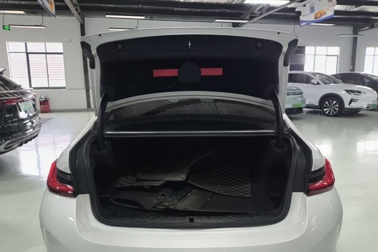 Used BMW i3 2024 eDrive 35 L Trunk