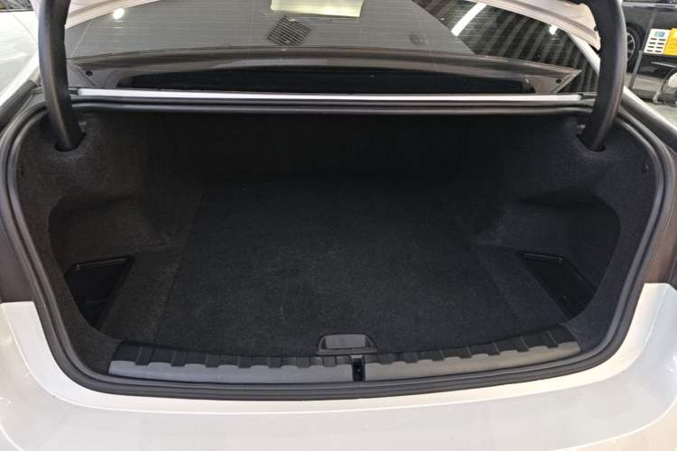 Used BMW i3 2024 eDrive 35 L Trunk