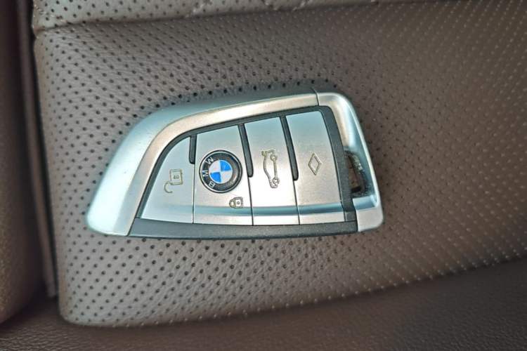 Used BMW i3 2024 eDrive 35 L Vehicle Key