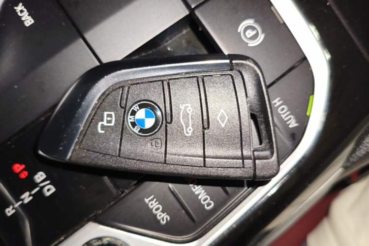 Used BMW i3 2024 eDrive 35 L Vehicle Key