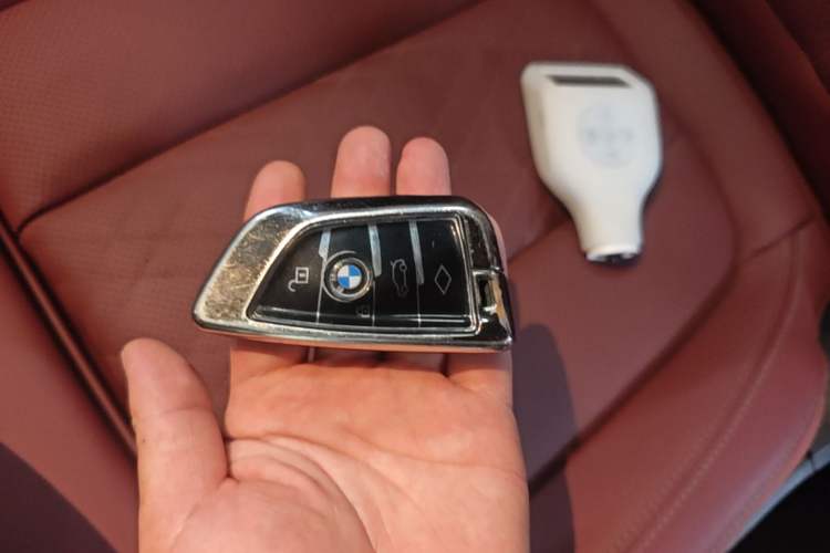 Used BMW i3 2024 eDrive 40 L Midnight Edition Vehicle Key