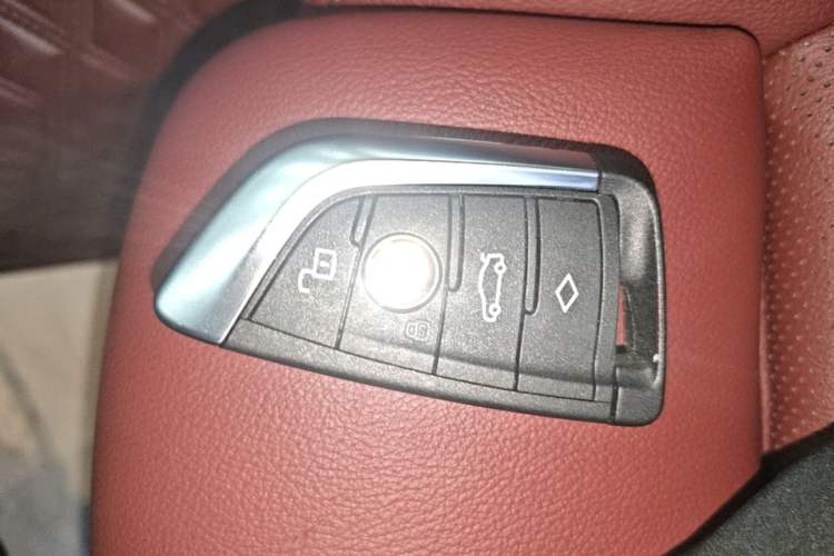 Used BMW i3 2024 eDrive 35 L Vehicle Key