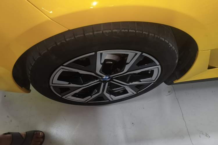 Used BMW i3 2024 eDrive 35 L Left Front Wheel Hub
