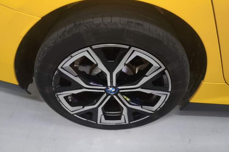 Used BMW i3 2024 eDrive 35 L Right Rear Wheel Hub
