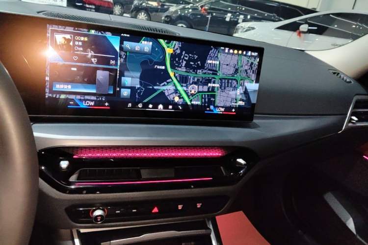 Used BMW i3 2025 eDrive 35 L Audio And AC Panel