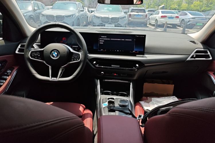 Used BMW i3 2025 eDrive 35 L Center Console
