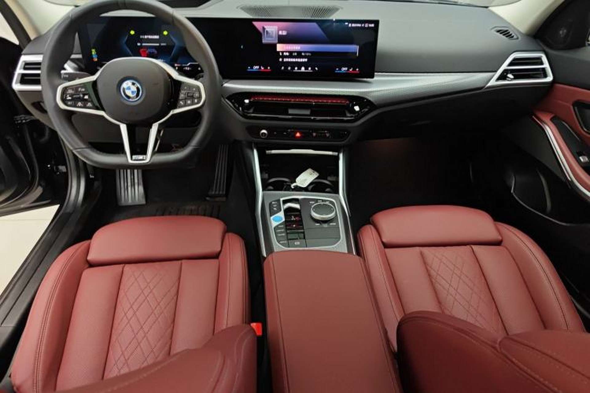 Used BMW i3 2025 eDrive 40 L Midnight Sports Package Center Console