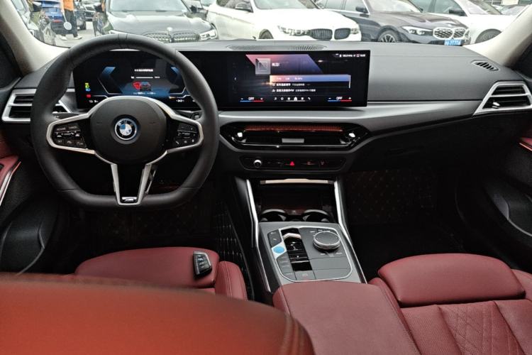 Used BMW i3 2025 eDrive 35 L Center Console