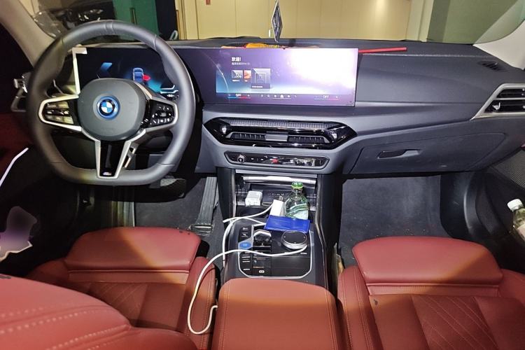 Used BMW i3 2025 eDrive 35 L Center Console