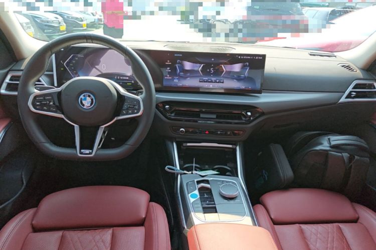 Used BMW i3 2025 eDrive 35 L Center Console