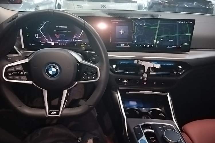 Used BMW i3 2025 eDrive 35 L Center Console