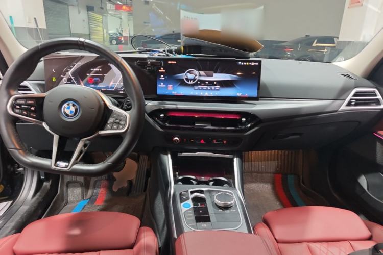 Used BMW i3 2025 eDrive 35 L Center Console