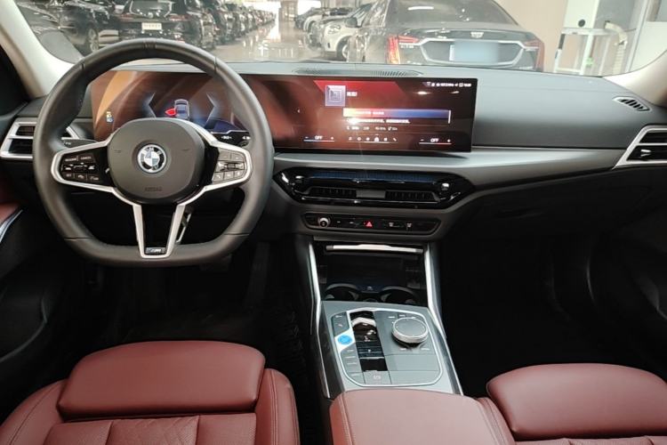 Used BMW i3 2025 eDrive 35 L Center Console