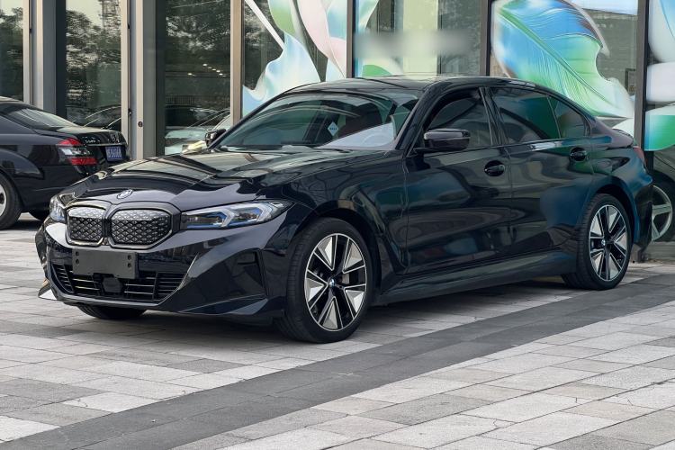 BMW i3 2025 eDrive 40 L Midnight Sports Package