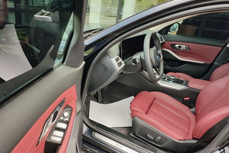 Used BMW i3 2025 eDrive 35 L Driver Seat